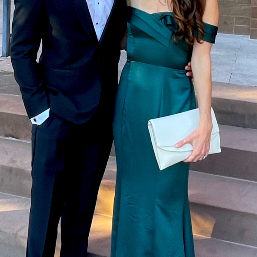 Lulu’s Emerald Gown